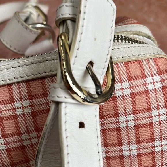 Lauren Ralph Lauren vintage barrel bag. wear and tear on buckles but great - Picture 7 of 7